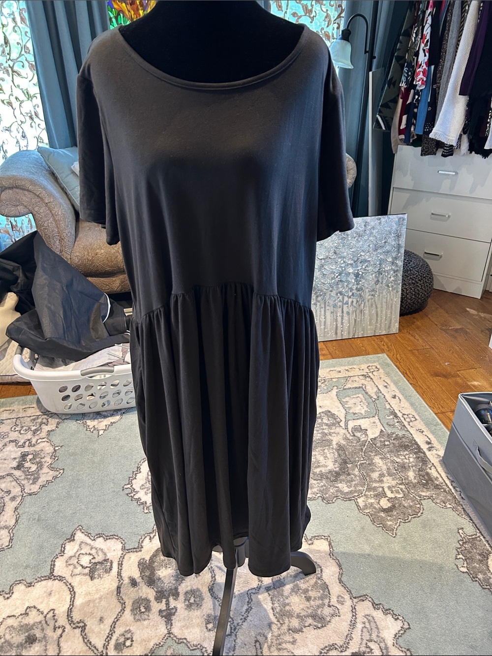 Women's Black Short-Sleeve Tiered Mini Dress